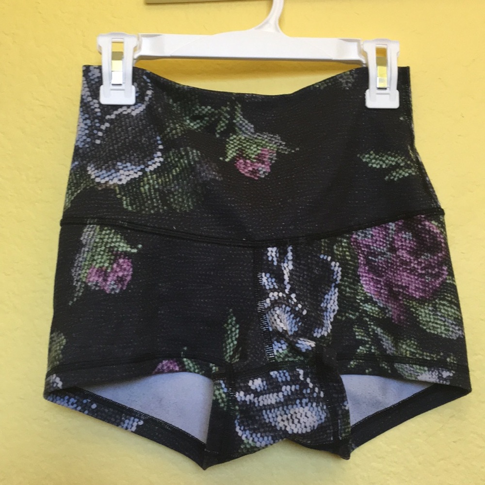 Lululemon Wunder Short Full-On Luon 2” Shorts